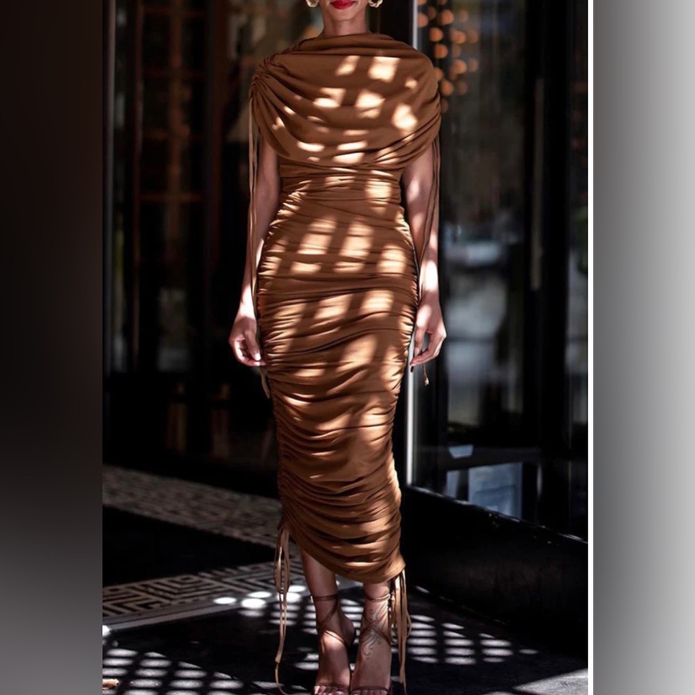 Ruched fitted dress